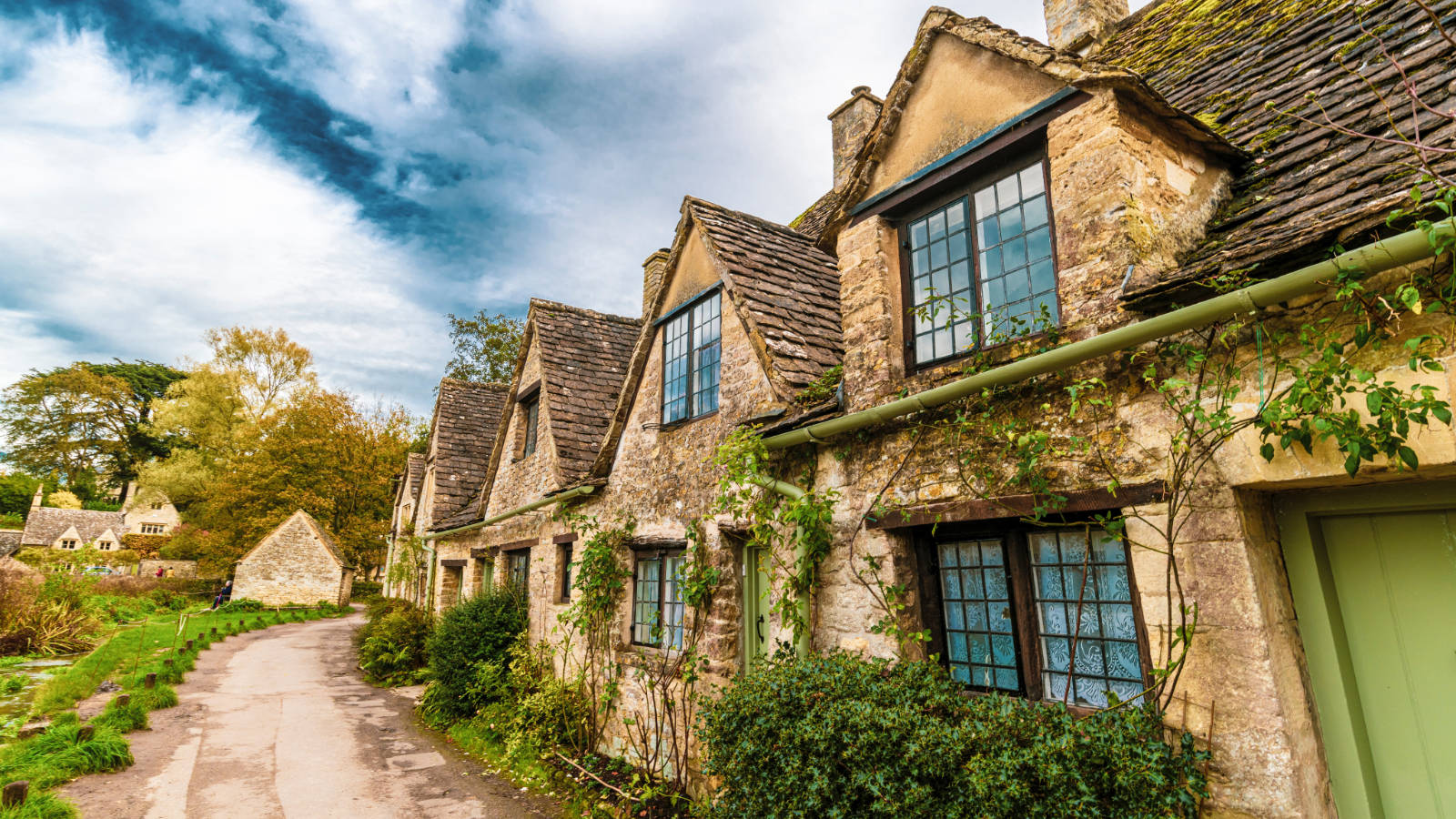 Relocating? 7 things you need to know when moving to the Cotswolds