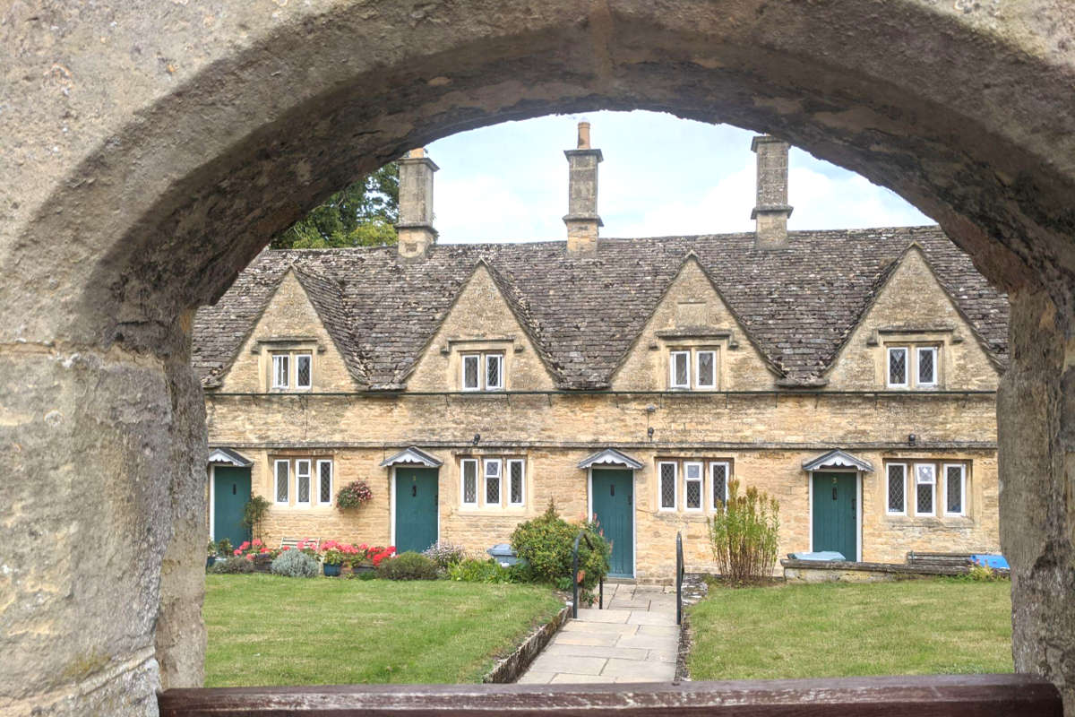 Cotswold Strolls Walking from Chipping Norton to Rollright Stones