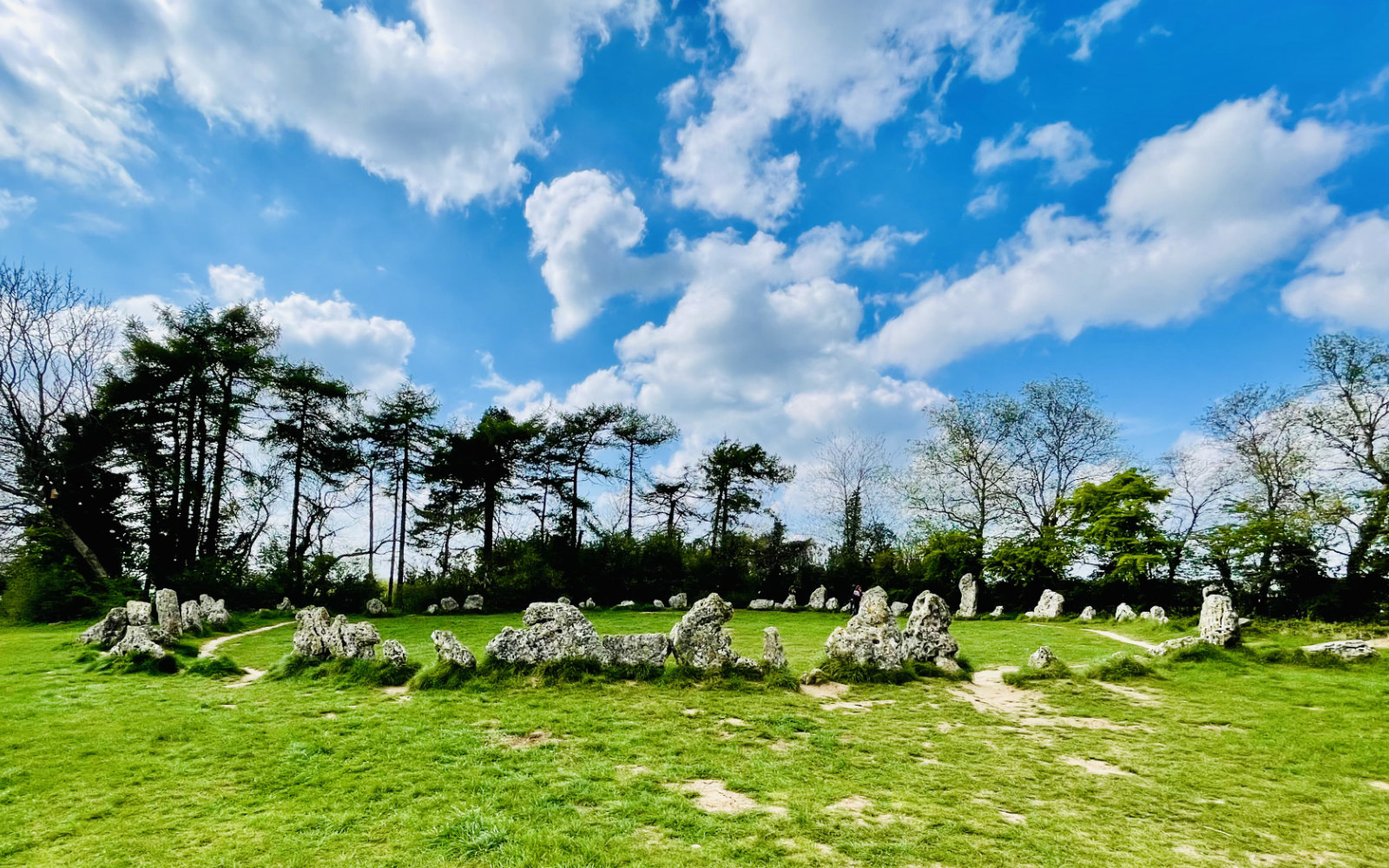 The Rollright Stones - Photo: cotswolds.org