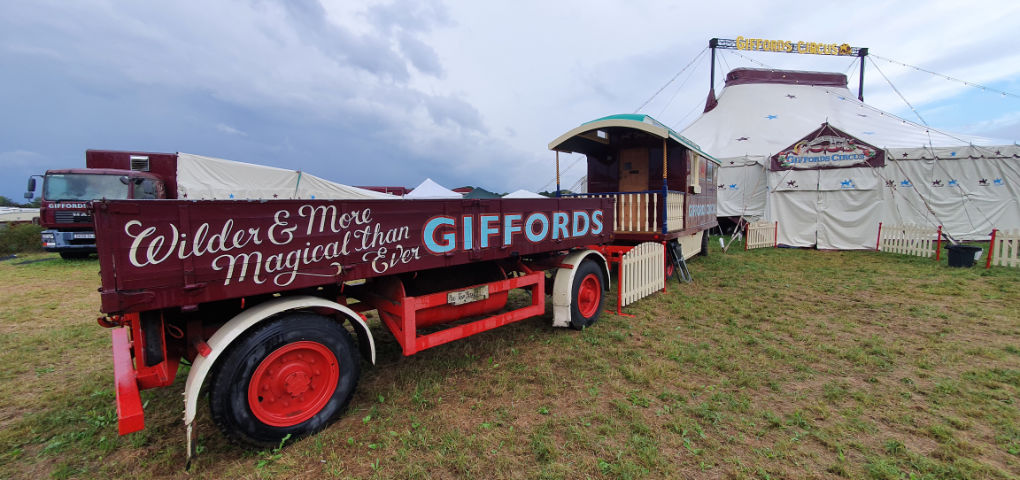 Giffords Circus