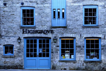 Rocco the Rock Star visits the very Royal Tetbury in Gloucestershire