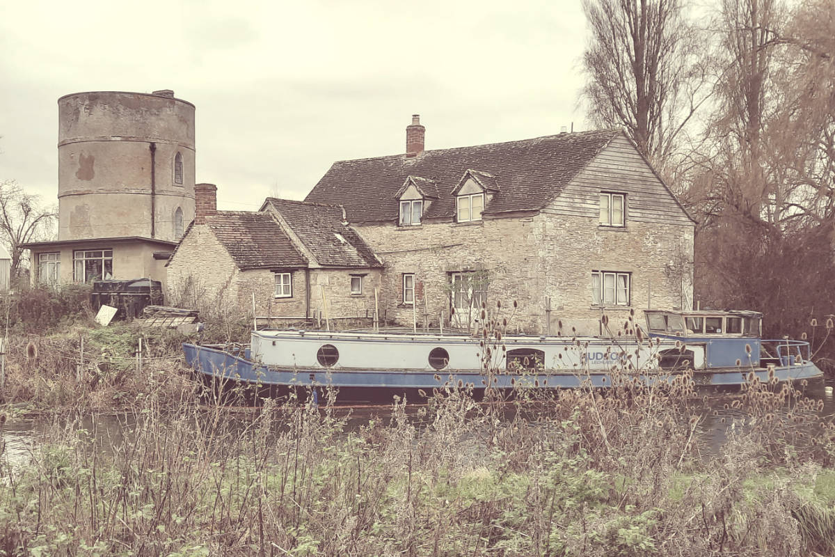 The timeless view of Inglesham Lock