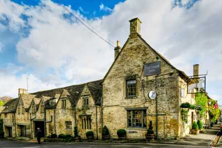 The Oxfordshire town of Burford - "Gateway to the Cotswolds