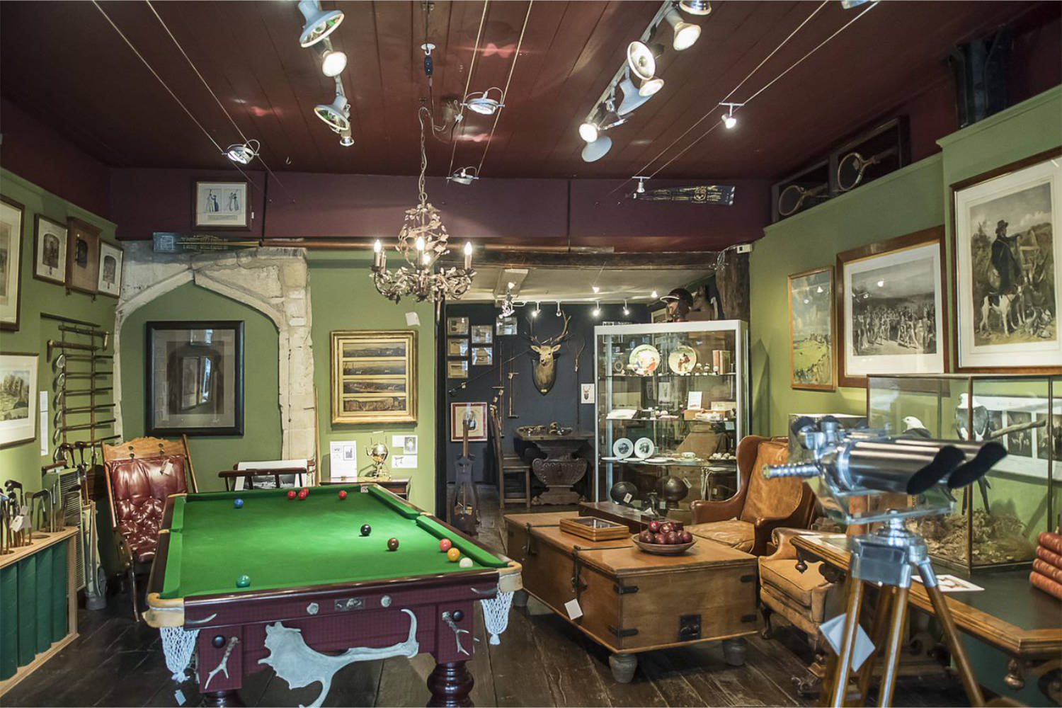 Manfred Schotten Antiques, Burford