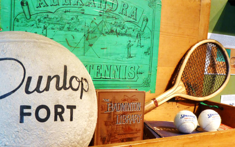 At Manfred Schotten we have a wide range of sporting antiques from 19th century tennis rackets to vintage sporting prints